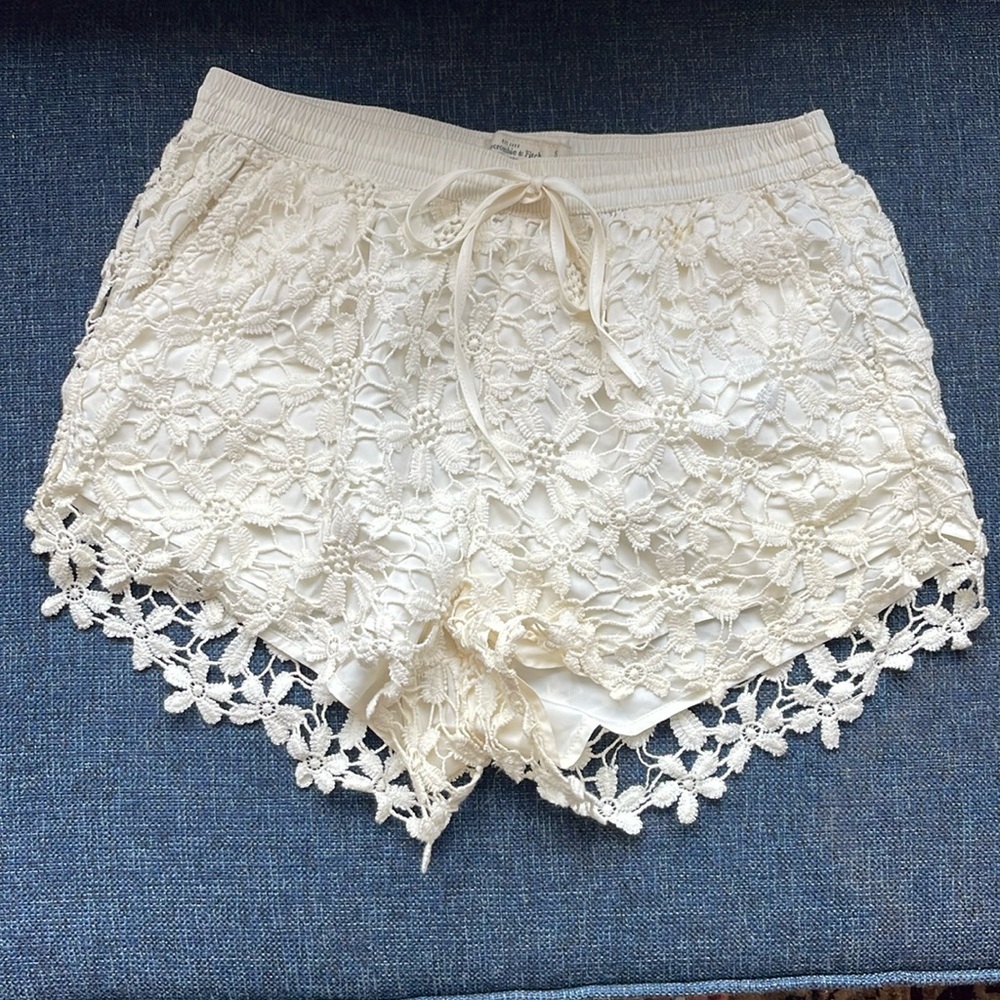 Abercrombie & Fitch Lace Shorts Size S